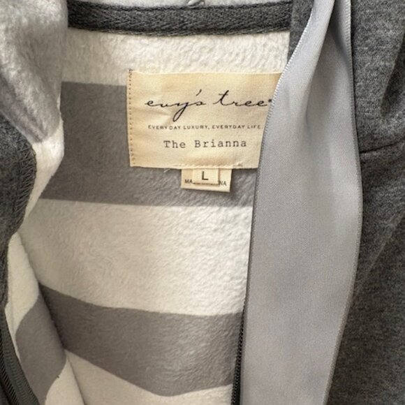 Evy’s Tree Charcoal The Brianna Hoodie - Picture 5 of 7